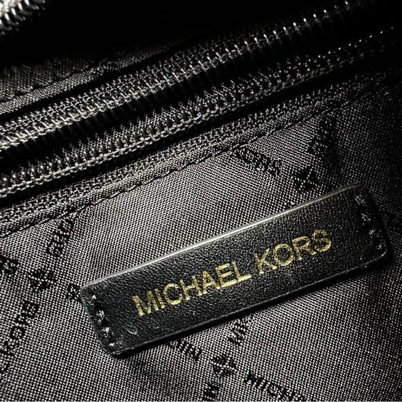 MICHAEL KORS SMALL BAG 💖 - Picture 4 of 8